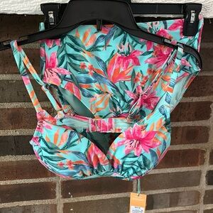 Women’s Kona Sol 2 piece High Waist Bottom SwimSuit, Size Small (4-6), Tropical